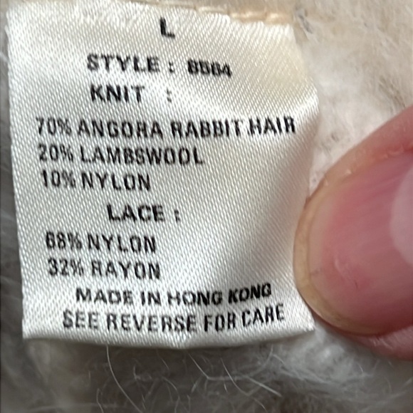 FUZZY ANGORA AND LACE VINTAGE IVORY CREAM SWEATER SIZE LARGE - Picture 9 of 10
